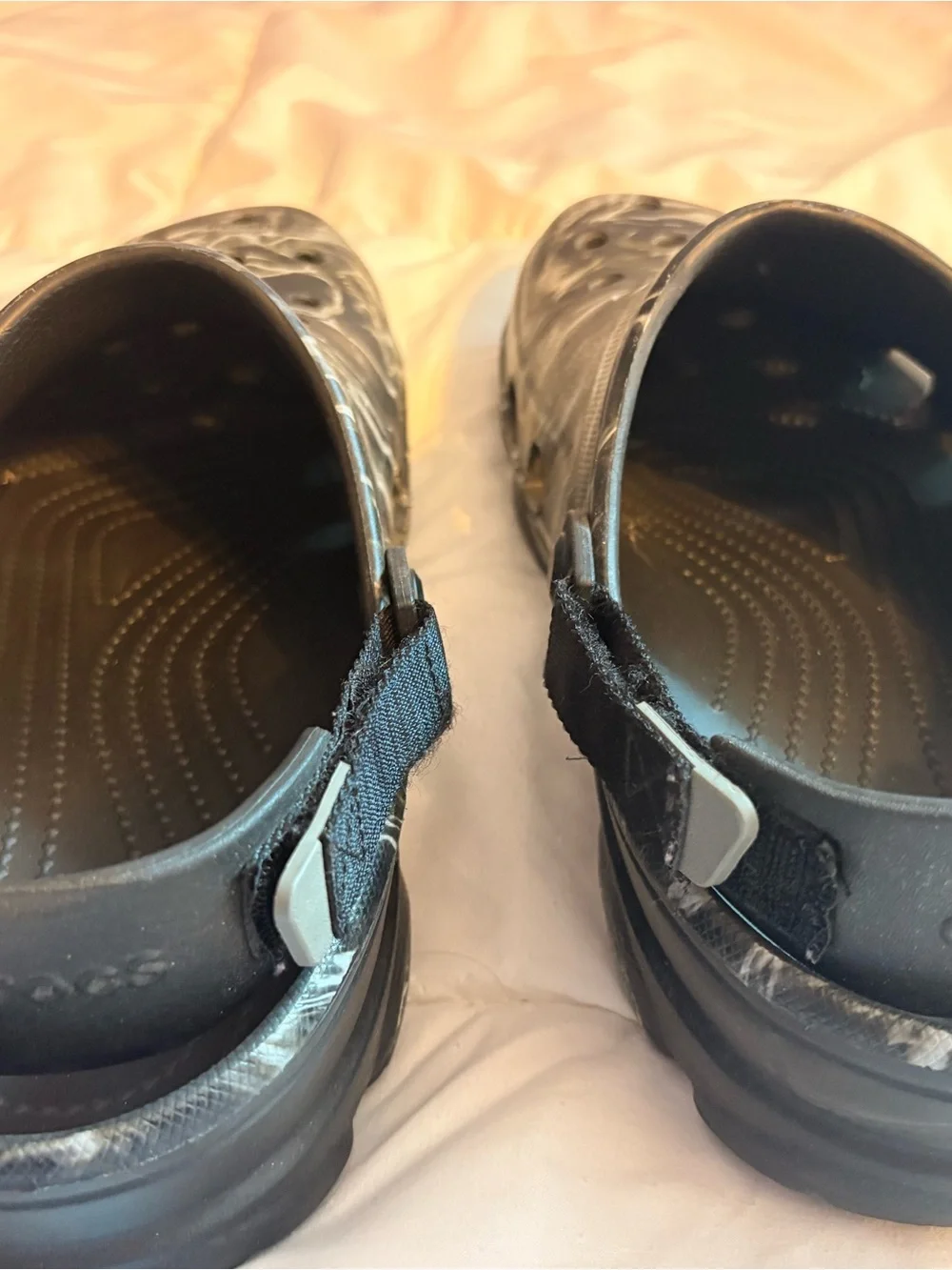 Men’s 13 Crocs Marbled Black & White Clog Sandals